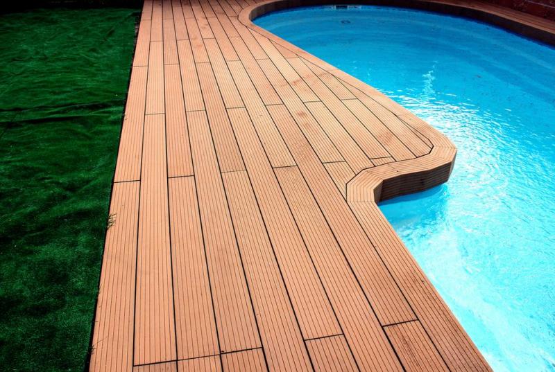 Terrasse composite ou bois, laquelle choisir &agrave; Besan&ccedil;on ?